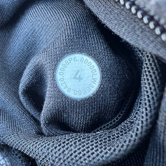New Lululemon Run Briskly 1/2 Zip Long Sleeve Pullover Sz 4 - Picture 9 of 12